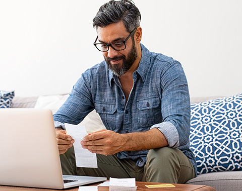 Conte com taxas e impostos