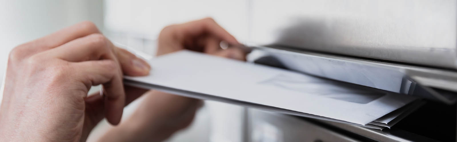 Carta a ser colocada num marco de correio