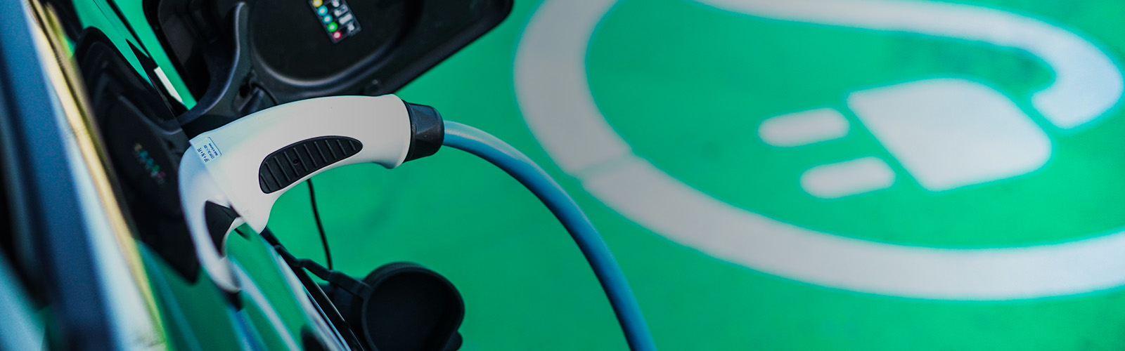 Carros Híbridos e Elétricos