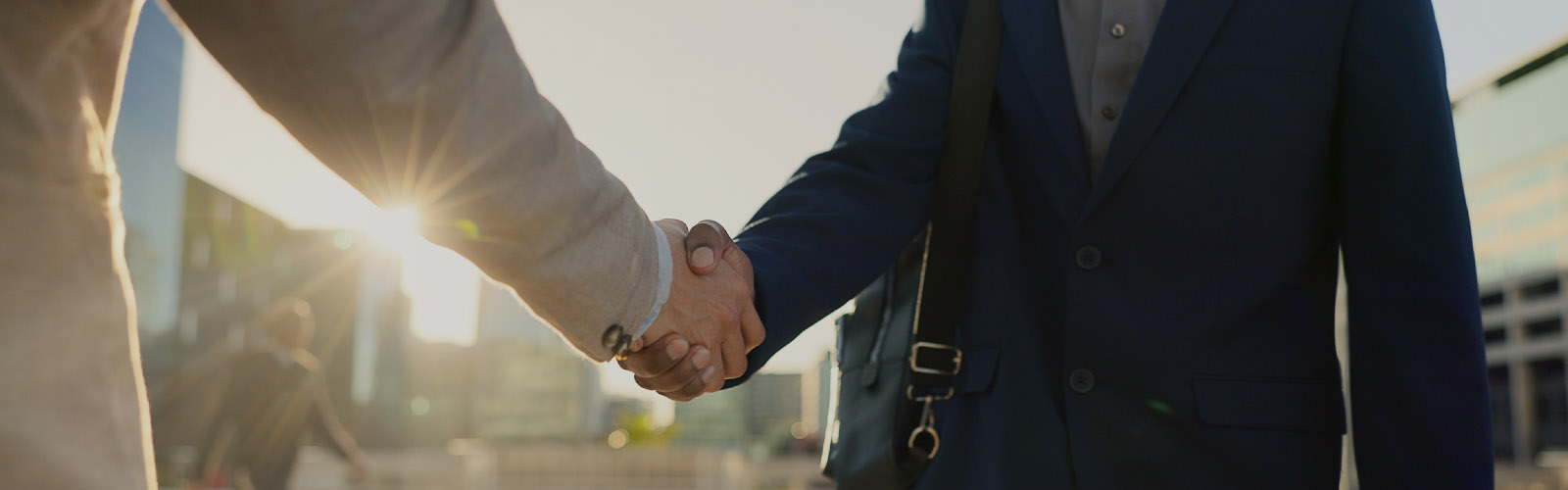 Acordo de crédito firmado com um aperto de mãos